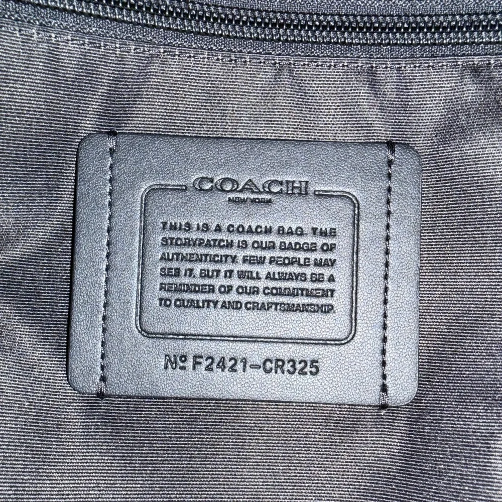 Coach Signature Canvas Messenger in Jacquard - Picture 2 of 4